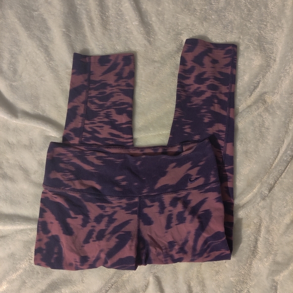 Nike Drifit Purple Tie Dye Athletic Capris Size S - Picture 1 of 1